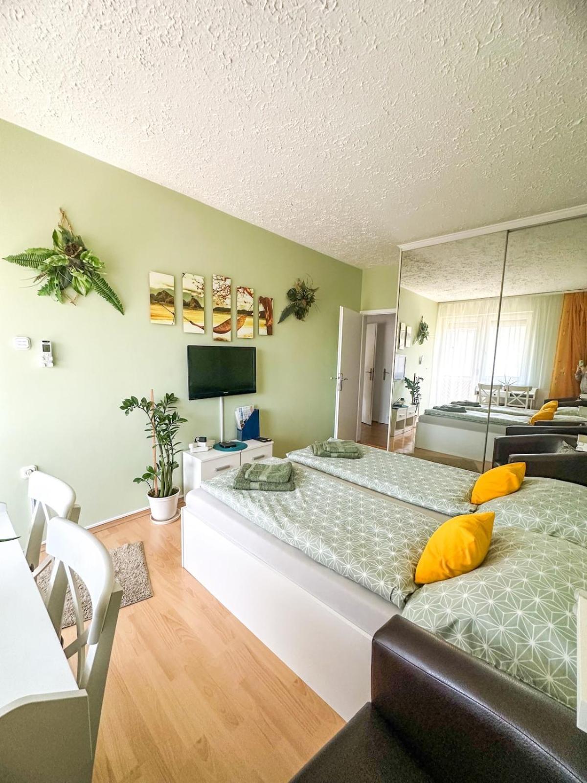 Aloe Apartman ショプロン エクステリア 写真
